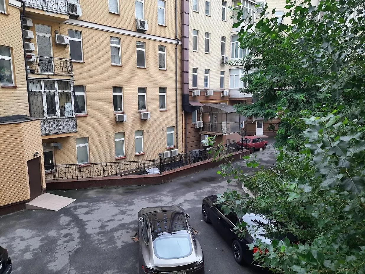 Apartment Studio With Spa At Mykhailivs'Kyi In Kyiv